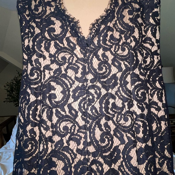 Women’s Tadashi gown size 8 - Picture 5 of 7